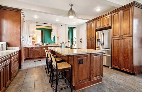 Faubourg Marigny Villa | Opulent Historic Mansion w Heated Pool 6br|5.5ba
