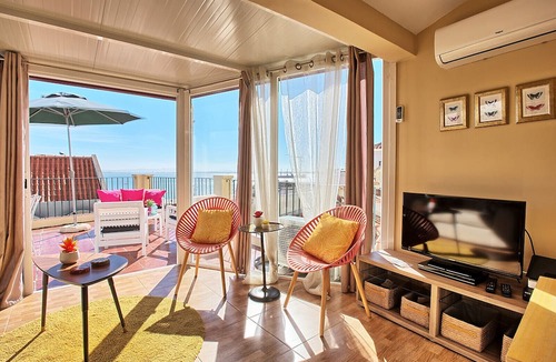 Santo Estevao Apartment | RM7 - Terrace & River View | Alfama | AC | Sleeps 6 | 3 BEDS 2 BATHS | Panteao