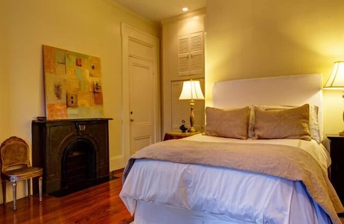 Garden District Condo | Elegant, Luxuriously Furnished Historic Property In The Garden District Sleeps 4