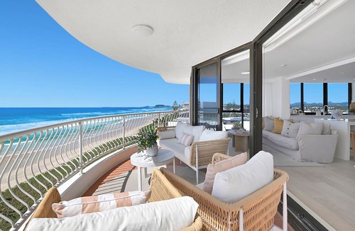 Mermaid Beach Apartment | Beachfront Luxury - SeaShells 3 on Albatross Ave