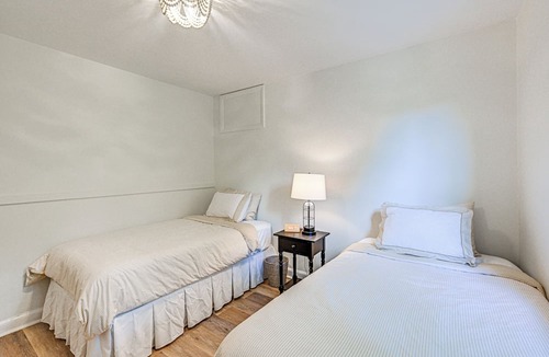 Mamaroneck Apartment | Walk to Harbor! Historic Mamaroneck Guest House