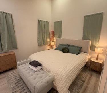 Sapphire Villa | The Onyx - Walk to Falls, Hot Tub, Resort Access, Luxe Approved
