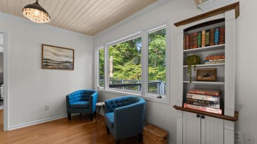 Mayhew House | Coves End by AvantStay
