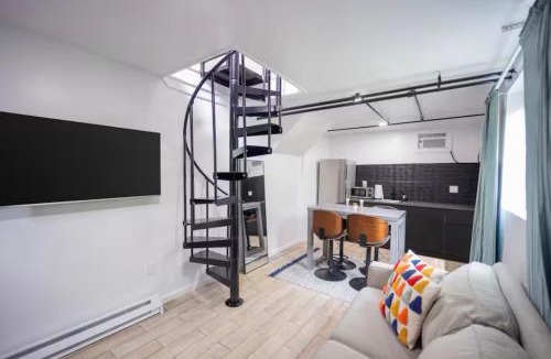 New Rochelle Apartment | Bright 1-Bedroom Loft in Converted Garage with Private Entrance