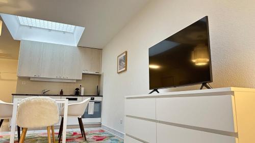 Seebach Apartment | Pulp Fiction · Zürich
