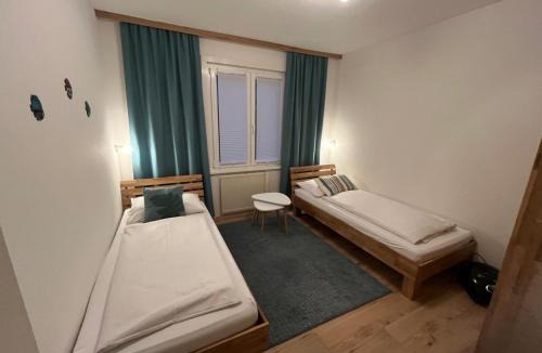 Steindorf am Ossiacher See House | "Haus im Grünen" Ferienhaus mit Sauna direkt am Ossiacher See und an der Gerlitzen Alpe