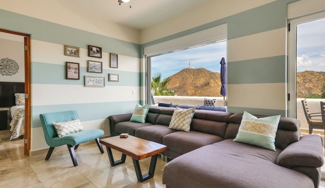 Chic Cabo Condo - Walk to Marina & Downtown!