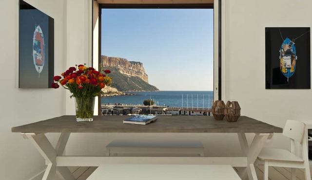 Les Barques, Splendid view on Cassis's port