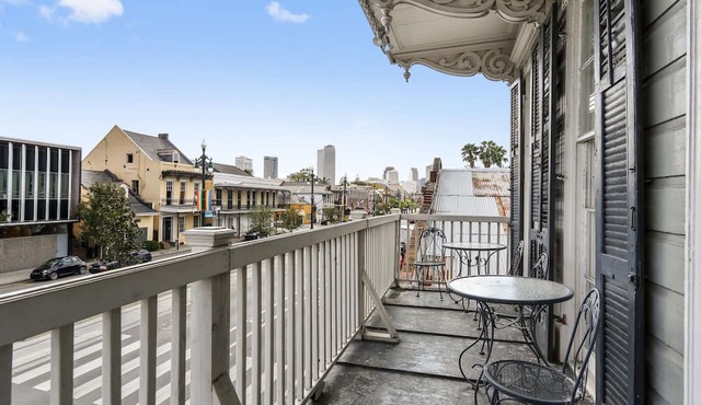 Prime location: Walk to all the French Quarter attractions. Enjoy NOLA with ease