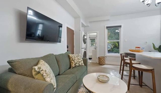 Spacious Stay 3BR For 8 | MetLife,NYC & PATH Ready