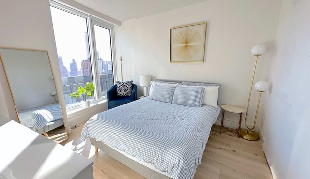 Luxury 1BR - Balcony- Elevator - Gym - Lounge -Rooftop -In Unit Laundry - Manhattan