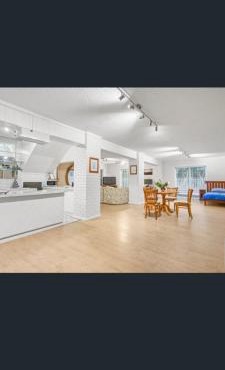 Apartment 1 - Family size apartment - 13 minutes to Melbourne Airport