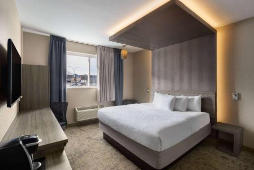 Ramada by Wyndham Bronx